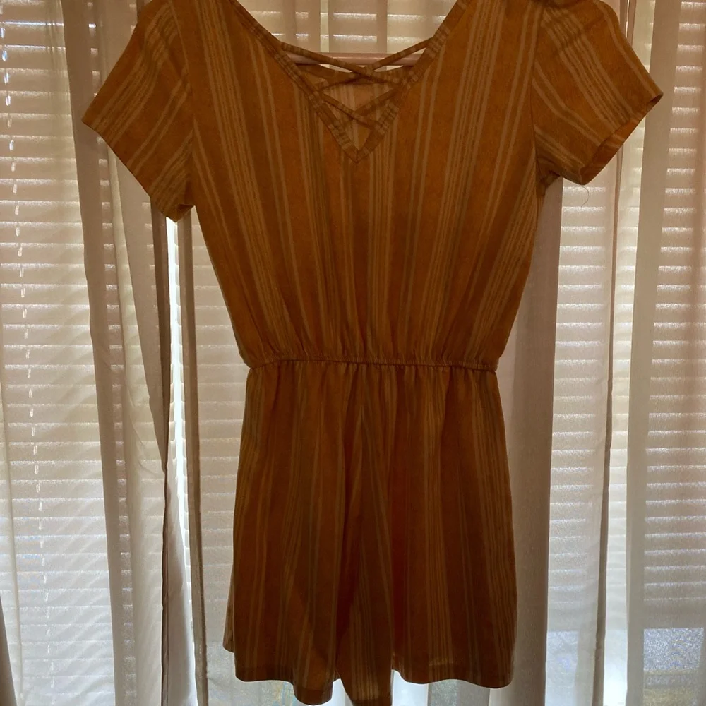 Romper - Picture 2 of 4